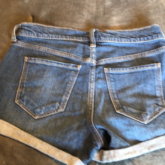 Women’s size 0 Old Navy boyfriend blue jean shorts - Picture 10 of 10